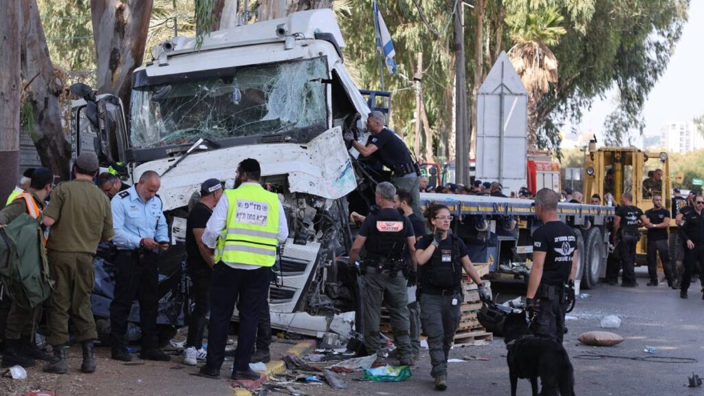 Camión atropella a varias personas en Israel y deja al menos 24 heridos