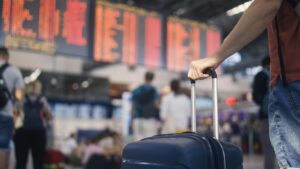 ¿Se pospuso tu vuelo o autobús de regreso? Esto dice Profeco sobre tus derechos