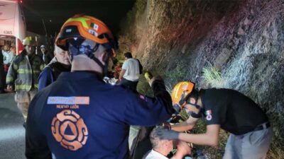 Equipos de emergencia atendieron el choque en García.