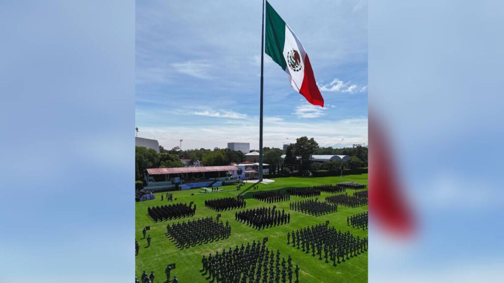 Claudia Sheinbaum saluda a las Fuerzas Armadas