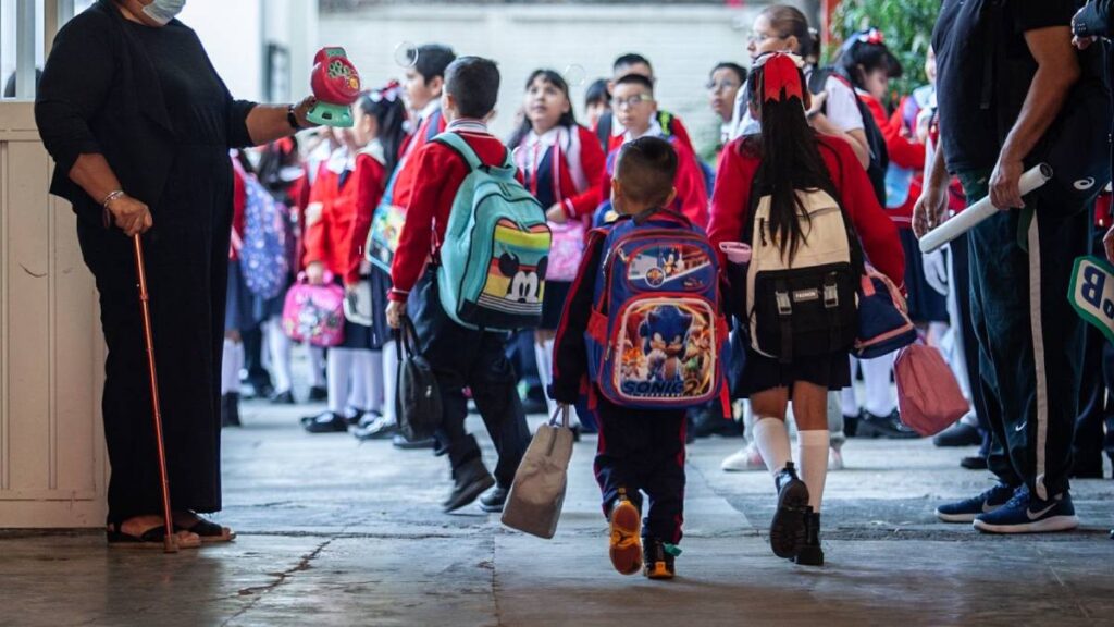 SEP prepara 8 cambios para combatir la comida chatarra en escuelas