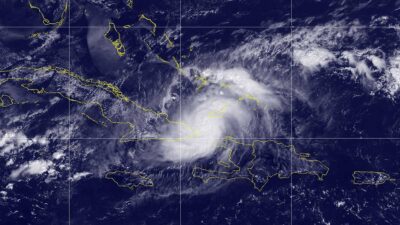 Huracán Oscar toca tierra en Cuba en medio de crisis eléctrica