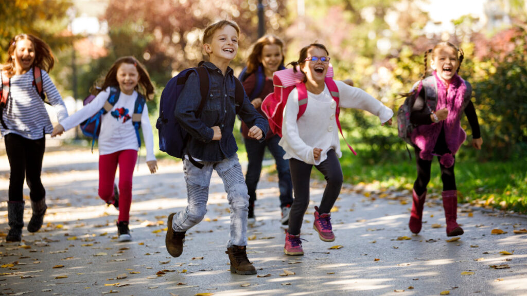 Puente en escuelas por el 12 de octubre