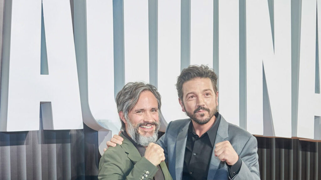 Gael García Bernal y Diego Luna presentan su nueva serie "La Máquina" en Plaza Carso