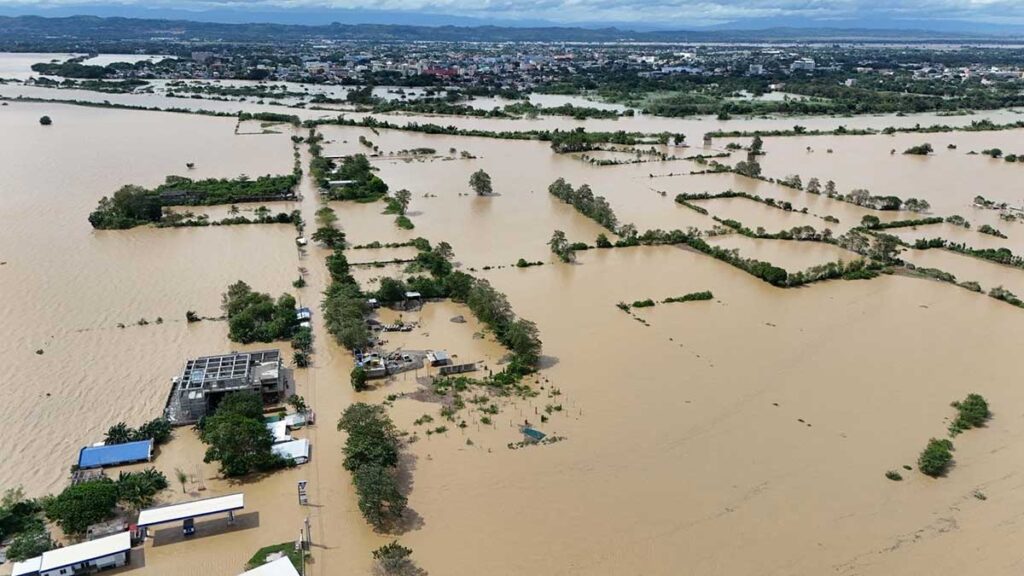 Hay inundaciones y muertos en Filipinas. Foto: AFP