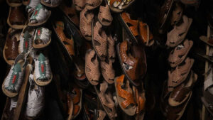 Oaxaca demandará a Adidas por plagio de huaraches