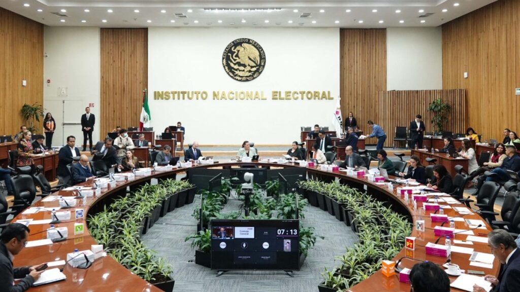 Juez da 24 horas al INE para que frene el proceso de elección de juzgadores