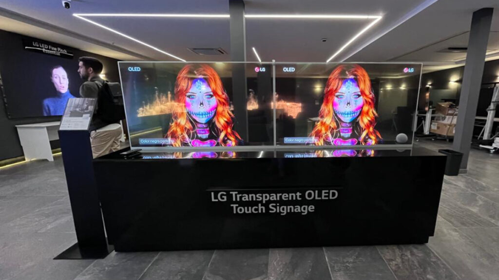 Así es la pantalla transparente táctil de LG