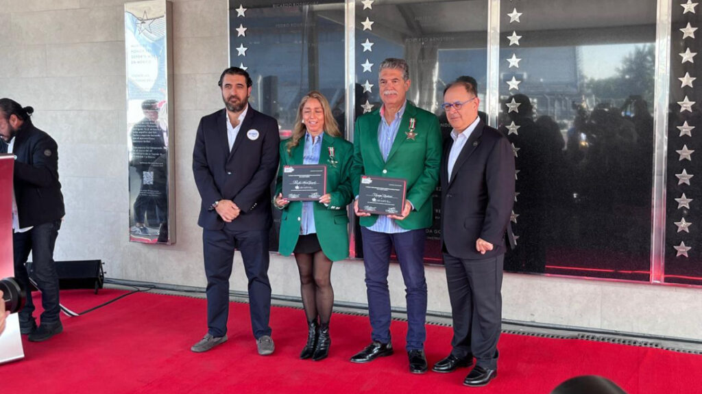 Dos nuevas leyendas del automovilismo mexicano ingresan al Muro de Honor