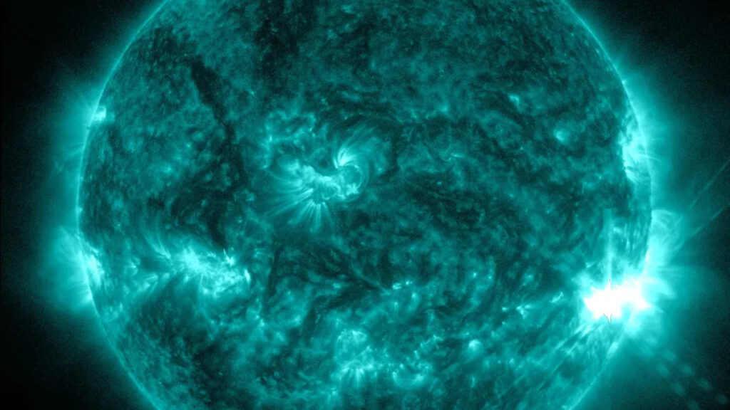 Fuerte erupción solar del lunes 7 de octubre