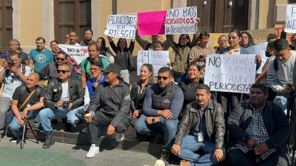 “Ni uno más”: periodistas de Michoacán protestan y exigen justicia para compañeros desaparecidos y asesinados