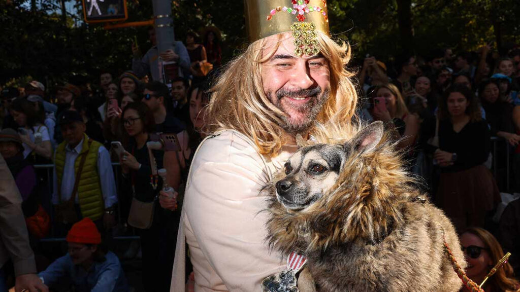 Desfile Halloween perros imágenes