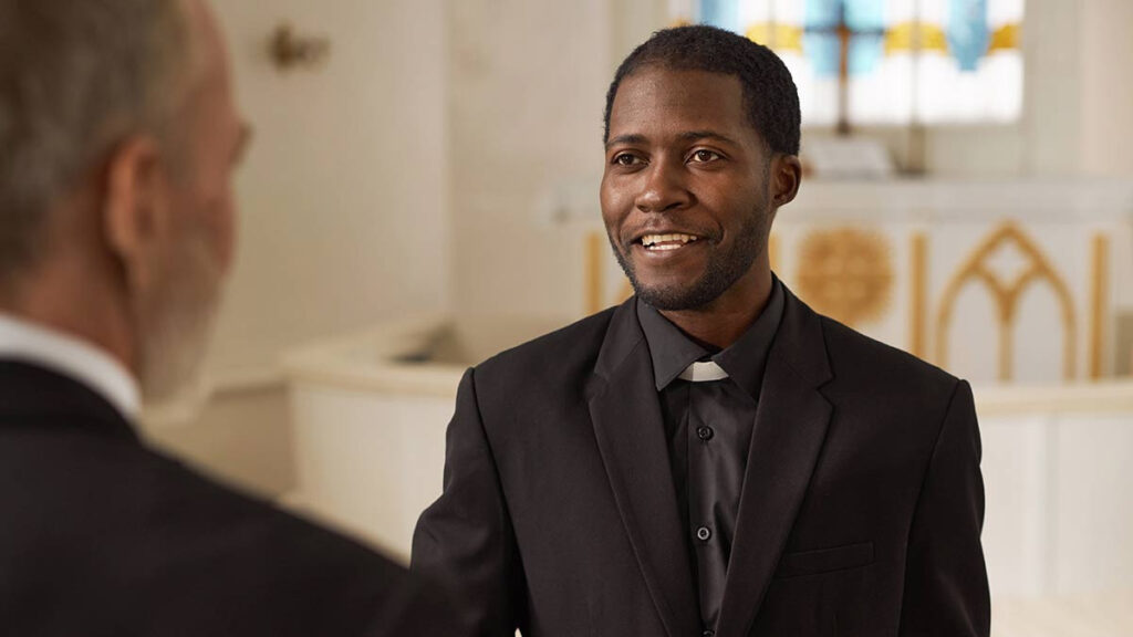 Traigan a sus mascotas a la iglesia "no me las voy a comer" dice sacerdote haitiano