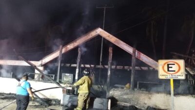 Se Incendia Restaurante La Cabaña