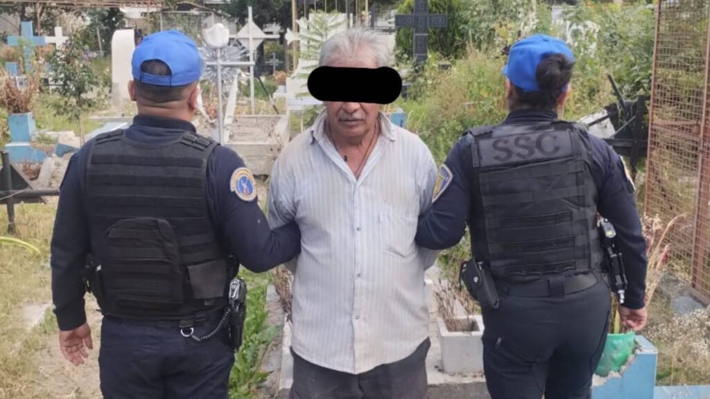 Detienen a hombre por profanación de tumba en Iztacalco