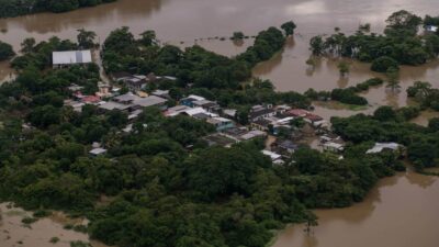 Se suspenden clases en Veracruz por inundaciones.