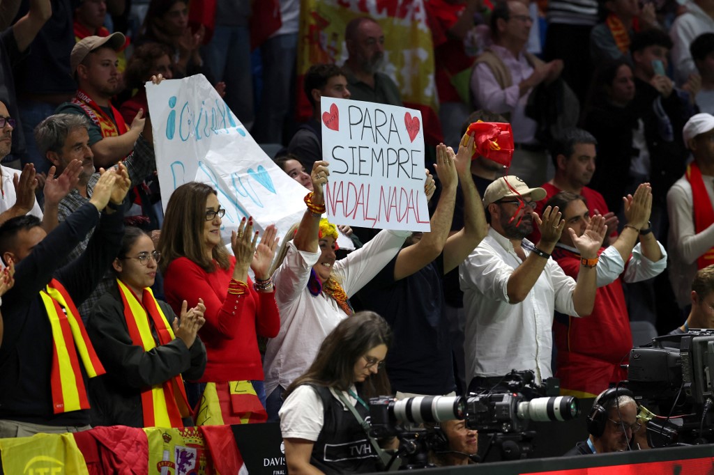 Los fans de Rafa Nadal reconocen al tenista en su último baile