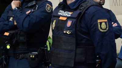 Policía española desmantela banda; reclutaba jóvenes para ser sicarios