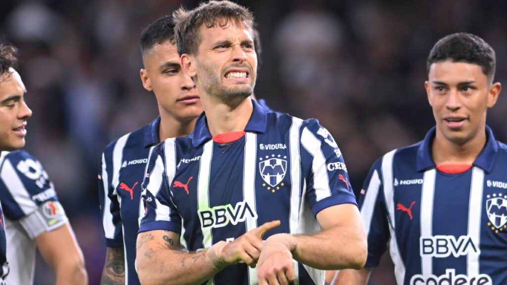 Rayados consigue mínima ventaja en los cuartos de final ante Pumas