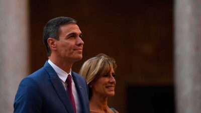 Esposa del presidente del Gobierno español denuncia que el proceso en su contra tiene “objetivo político”