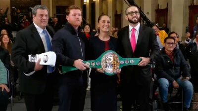 El "Canelo" estuvo en la mañanera. Foto: Especial