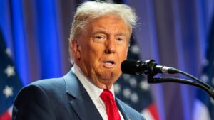 Trump promete “resucitar el espíritu guerrero” de las fuerzas armadas de EE. UU.