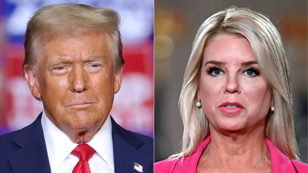 Donald Trump y Pam Bondi.