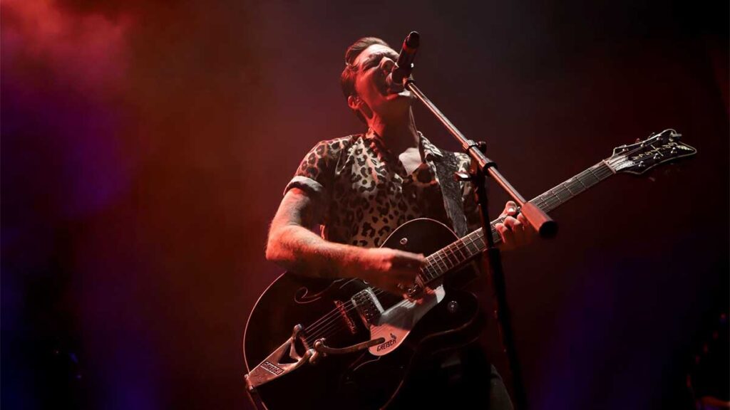 Drake Bell promocionó su concierto en Chihuahua.