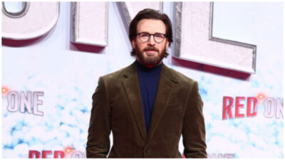 El actor Chris Evans está promocionando su nueva película "Red One" y su paso por la alfombra roja ha impactado por lo cambiado que se ve.