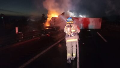 Fuerte choque en la Autopista Guadalajara-Colima; hay al menos un muerto