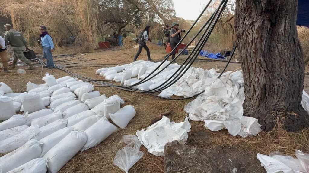 Ejército y Guardia Nacional aseguran laboratorio con millones de dosis de droga sintética en Guanajuato