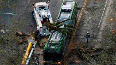 Una poderosa tormenta, bautizada como "bomba ciclónica" ha causado estragos en el noroeste de Estados Unidos