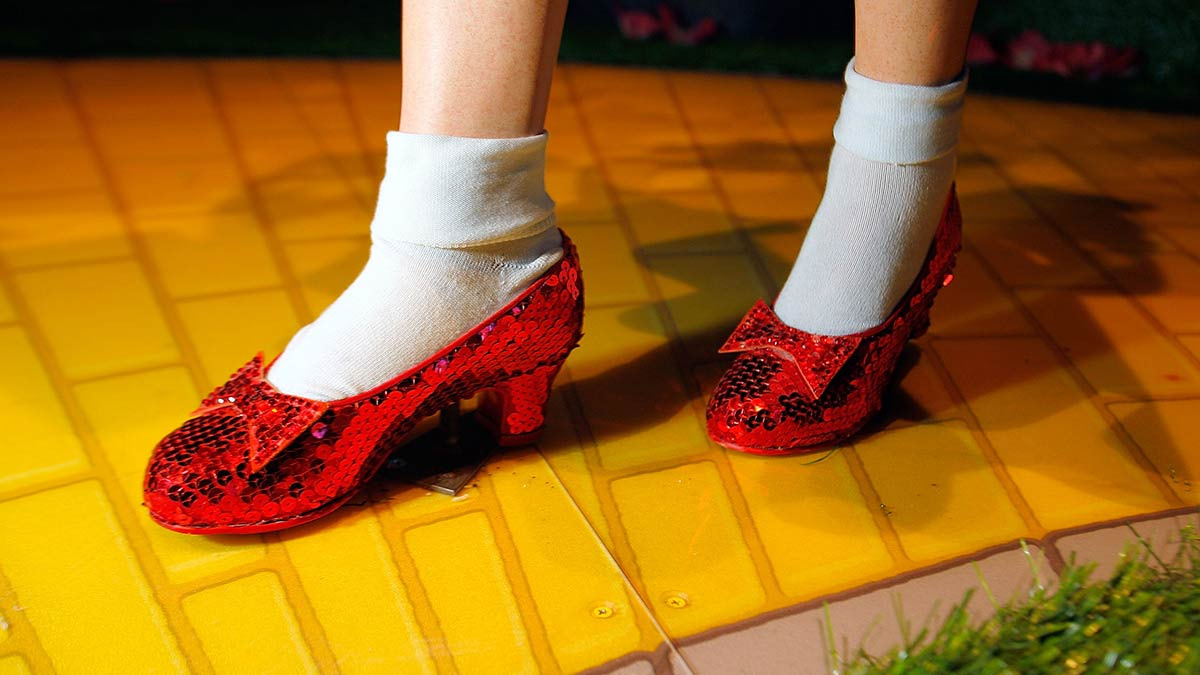 "No hay lugar como el hogar" Marc Jacobs lanza las zapatillas de Mago de Oz, te decimos cuánto cuestan