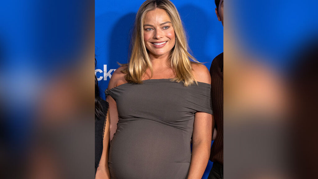 Margot Robbie y Tom Ackerley reciben a su bebé en Los Ángeles