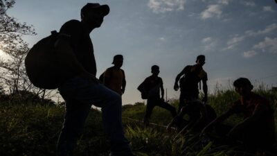 Migrantes aceleran su paso a EU