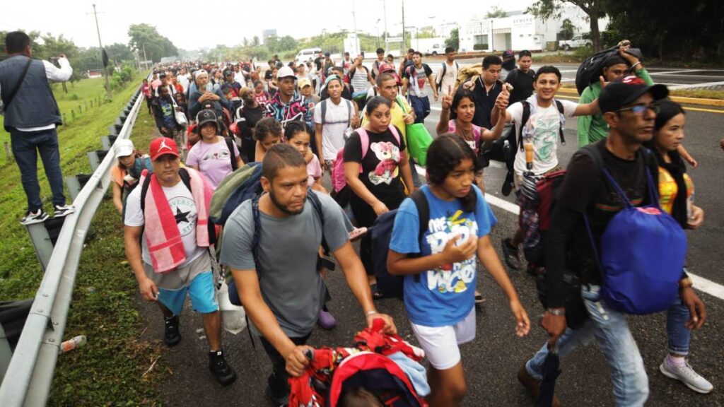 Migrantes atraviesa Oaxaca en busca del sueño americano antes de la llegada de Trump al poder