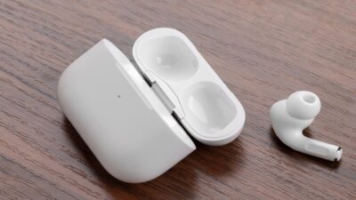 Mujer Vende Airpod Usado En 2mil Pesos