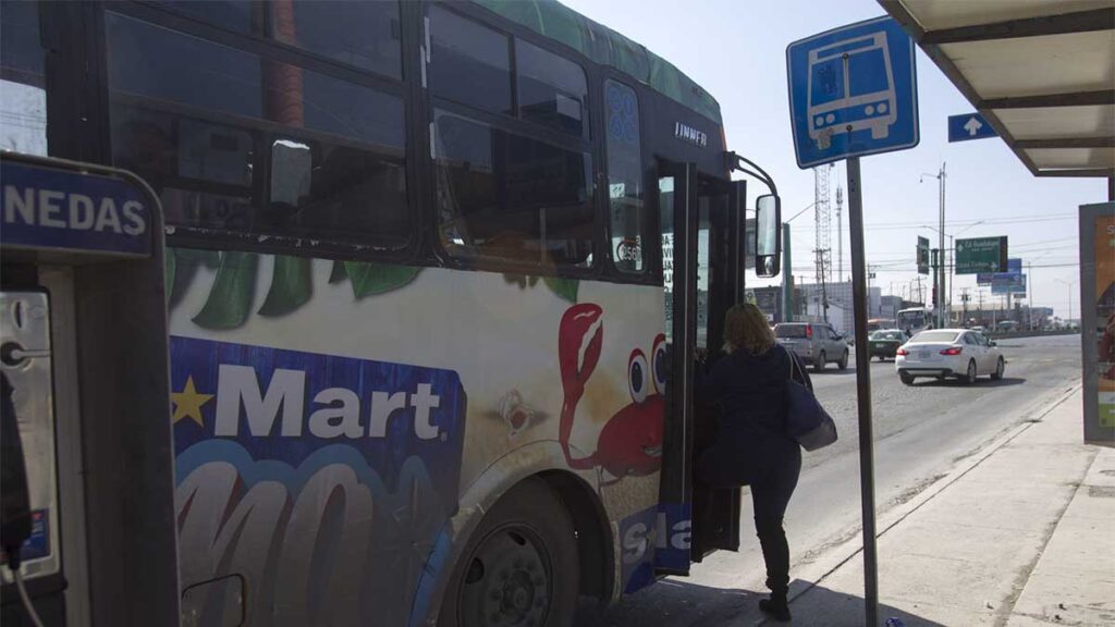 El transporte público subió de precio en Nuevo León.