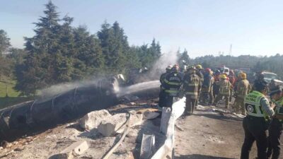 Videos: pipa vuelca y se incendia en la autopista Perote-Xalapa