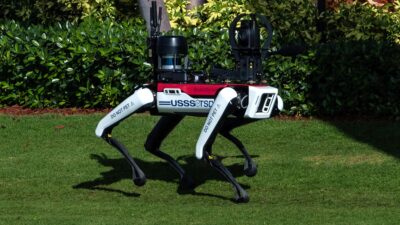 Perro Robot del Servicio Secreto vigila casa de Trump