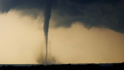 Extraño fenómeno en Yucatán: nube de embudo sorprende a la población