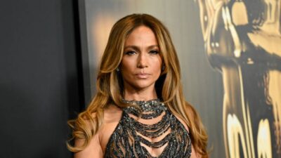 Uñas chevron: la tendencia que Jennifer Lopez trae de regreso para este invierno