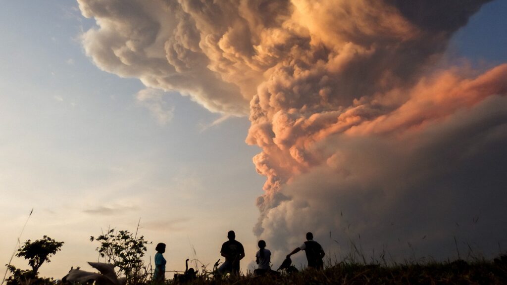 volcán Lewotobi Laki-Laki registra nueva erupción en Indonesia