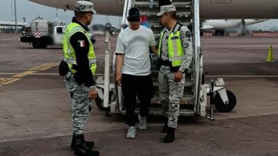 En redes sociales ya circula el video que muestra los momentos de tensión que vivieron los pasajeros del vuelo 3041 de Volaris cuando un pasajero intentó desviar la aeronave hacia Estados Unidos.