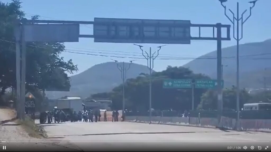 Bloquean Parador Autopista El Marques