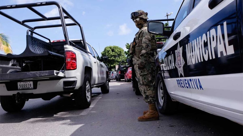 La Policía de Cancún suspendió al funcionario.