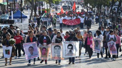 Manifestación de los familiares de los 43 normalistas de Ayotzinapa