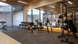 Muere joven de 22 años en gimnasio de Brasil, compañeros tratan de ayudarla: video