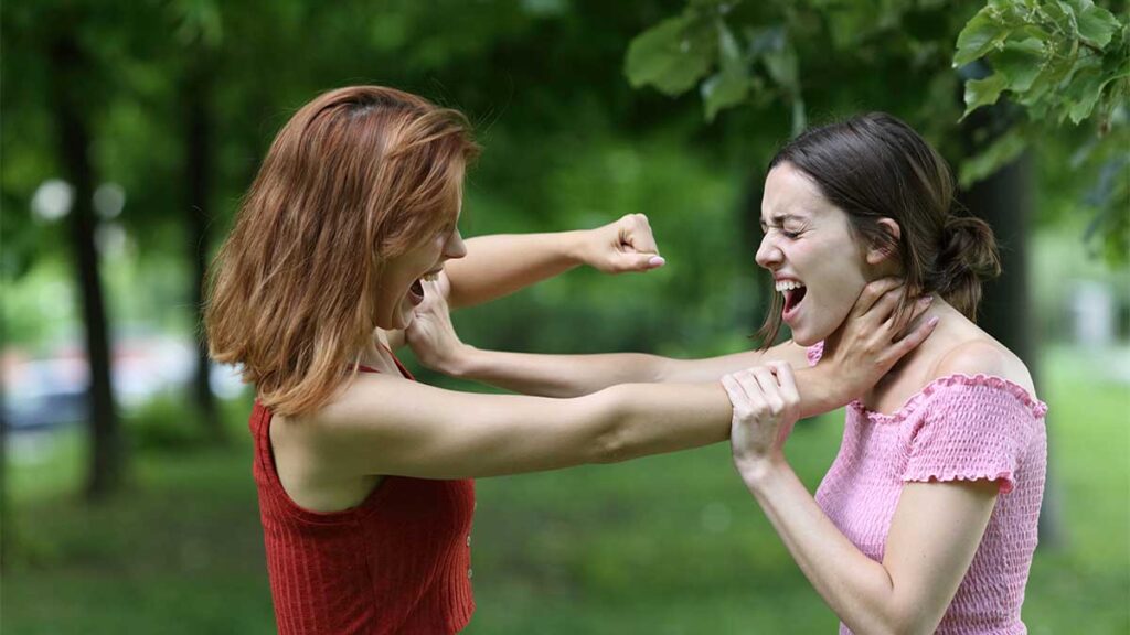 La pelea entre mujeres se presentó en una función de lucha libre.