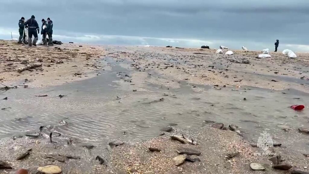 Naufragio de dos barcos en el mar Negro contaminó casi 50 kilómetros con petróleo derramado